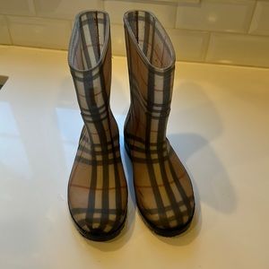 Girls Burberry Rain boot